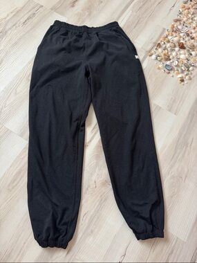 Vuori boyfriend joggers